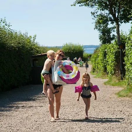Emmerbolle Strand Camping Кемпинг Транекер